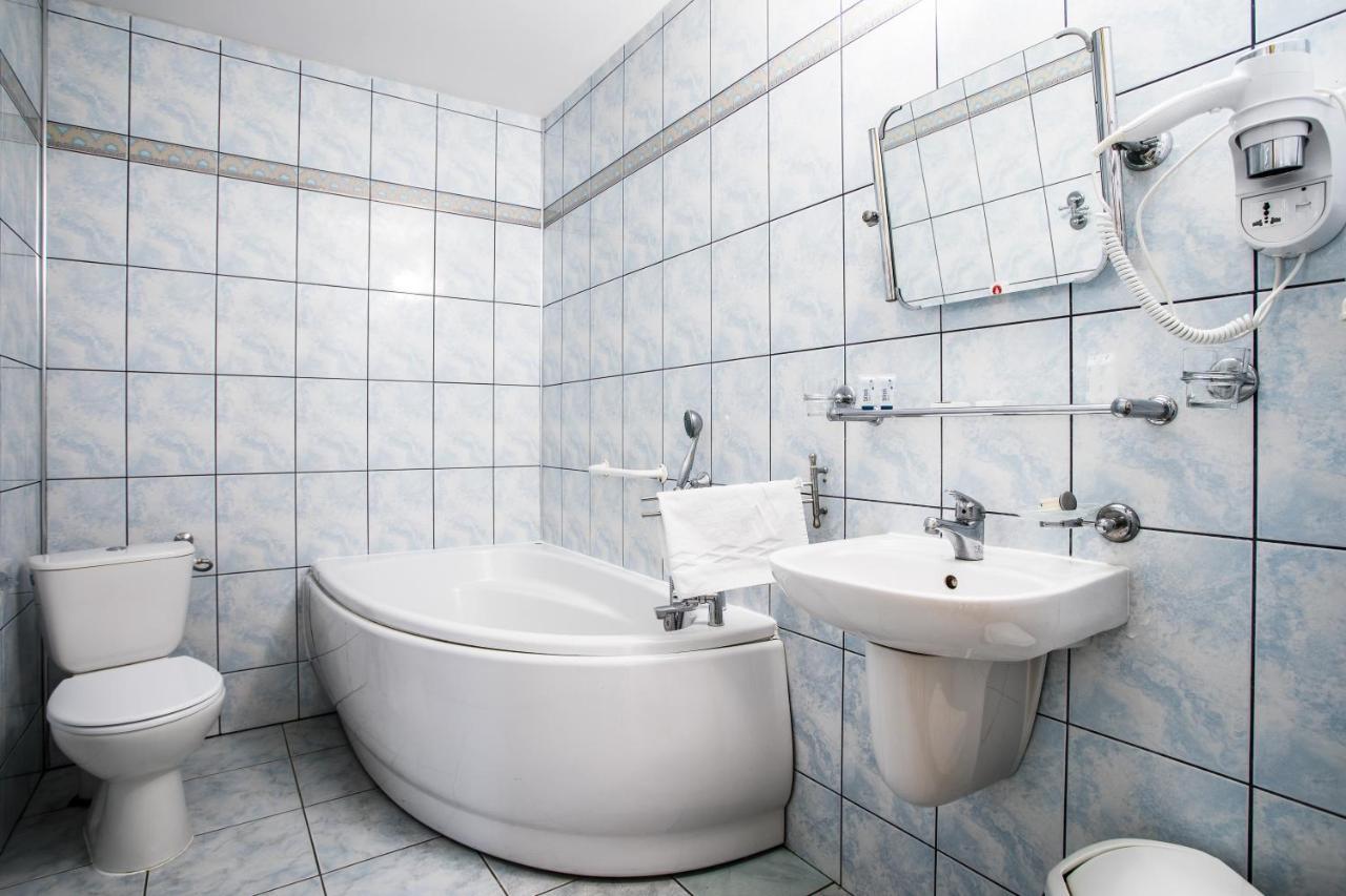 Jan Kazimierz Hotel Дужники Здрой Екстериор снимка