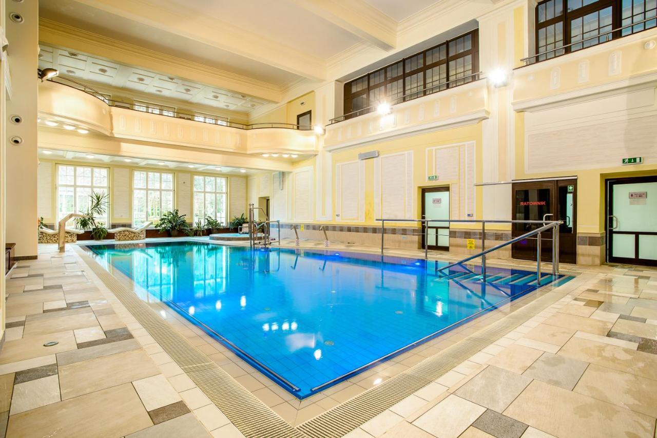 Jan Kazimierz Hotel Дужники Здрой Екстериор снимка